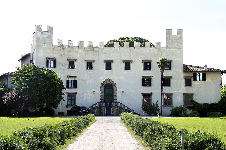 A photograph of Bisarno Castle