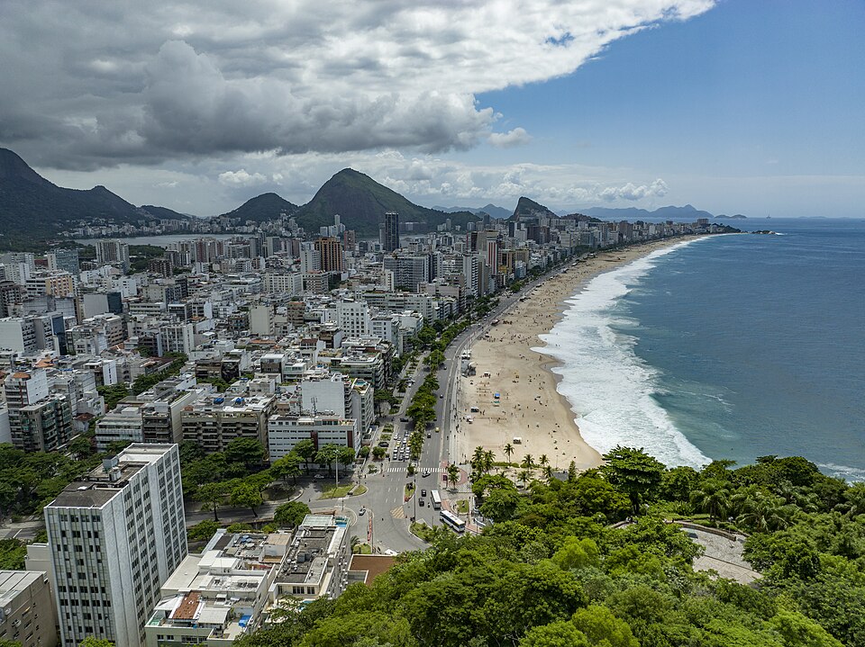 A photograph of Praia do Leblon
