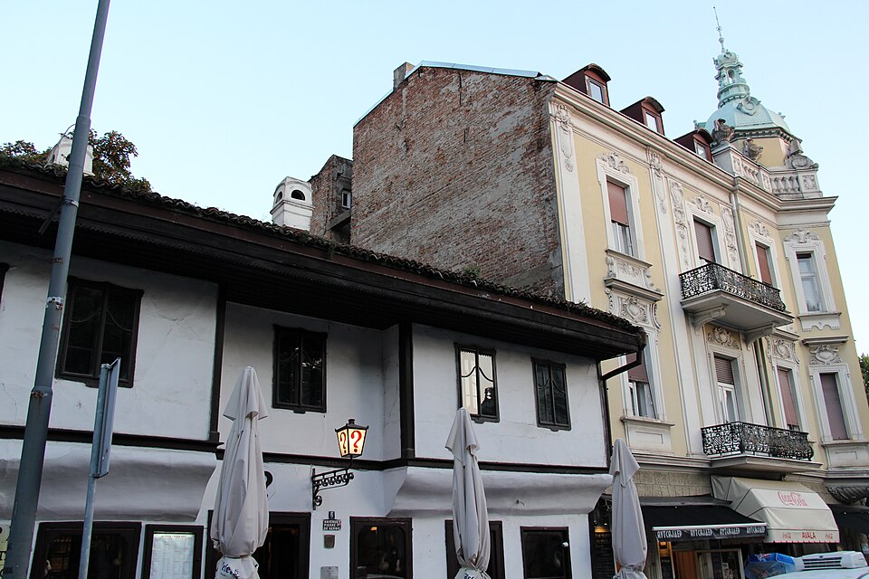 A photograph of Kafana ?