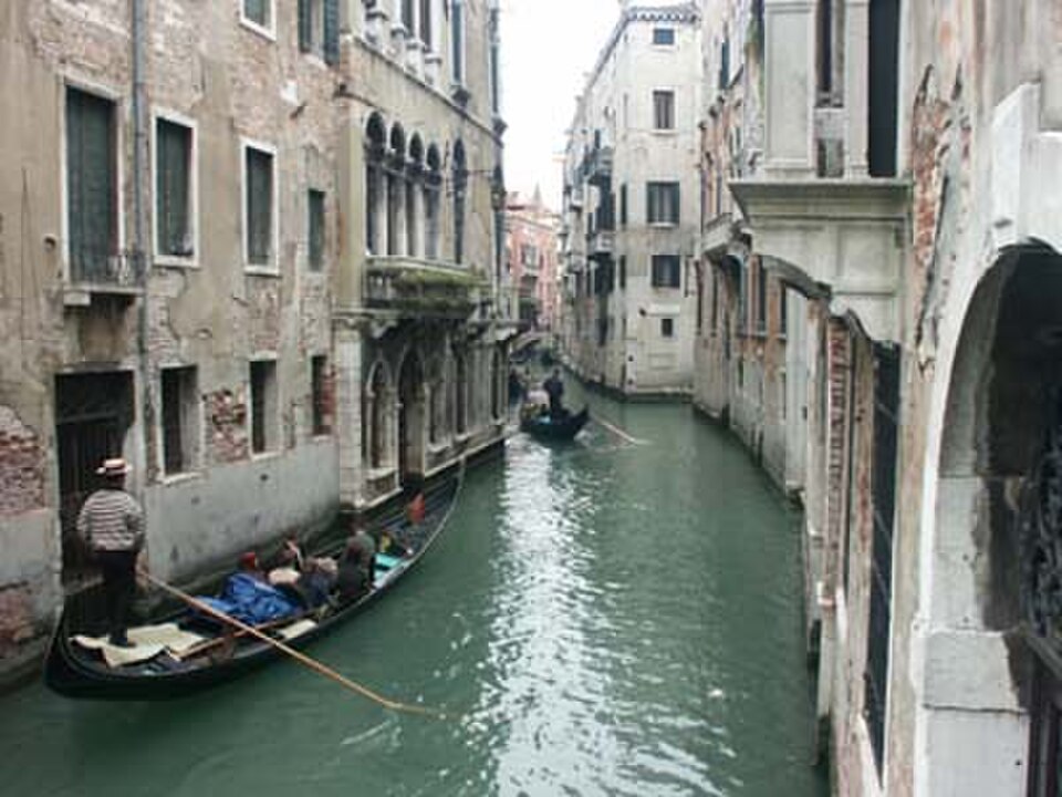 A photograph of Palazzo Contarini del Bovolo
