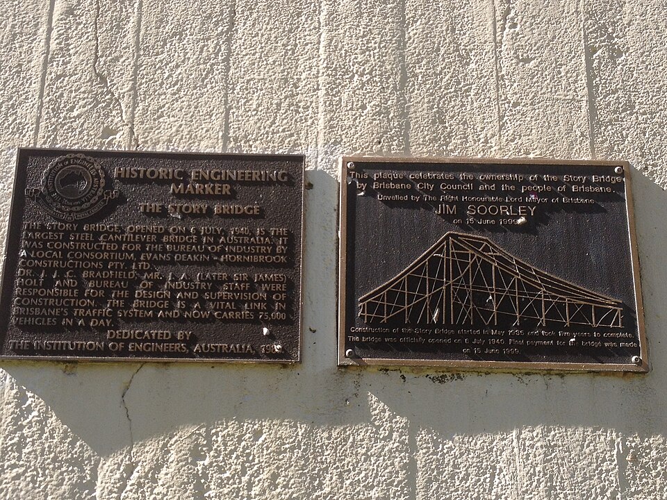 A photograph of Story Bridge