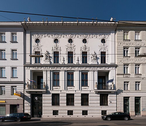 Palais Hoyos