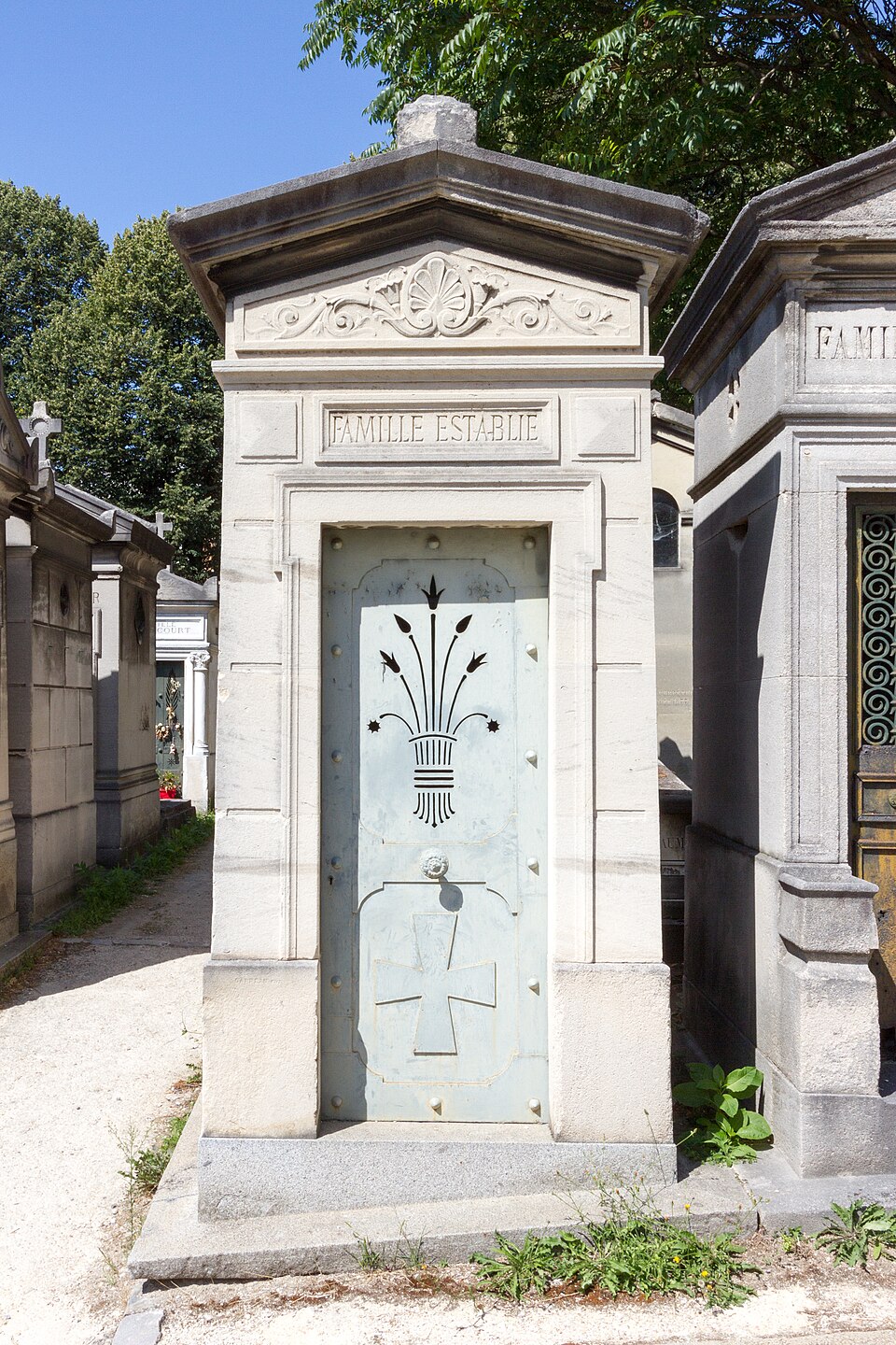 A photograph of Grave of Establie