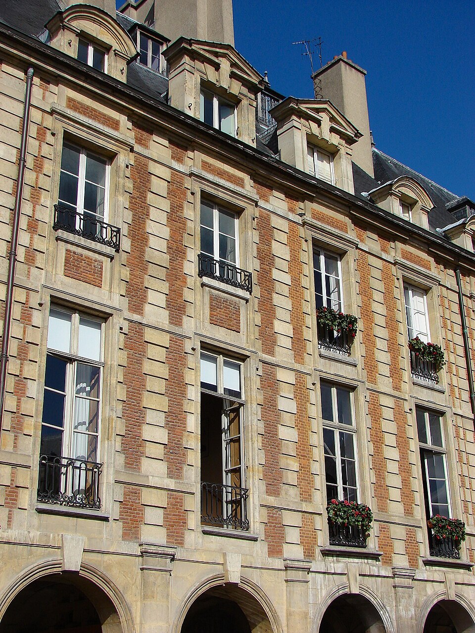 A photograph of Hôtel de Montbrun