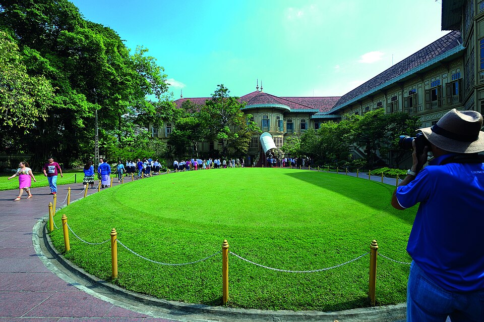 A photograph of Vimanmek Mansion