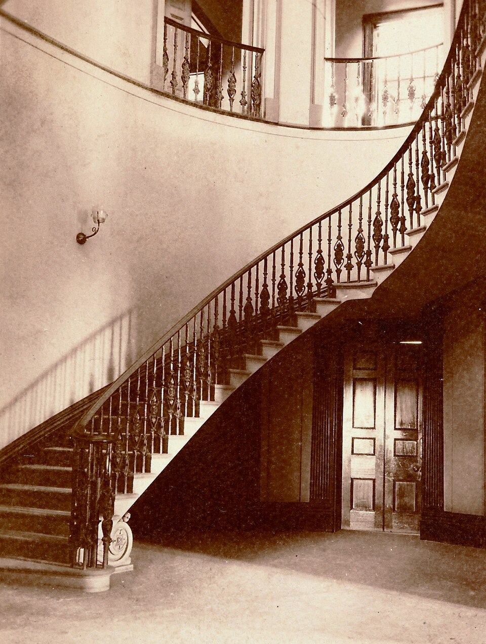 A photograph of Elizabeth Bay House