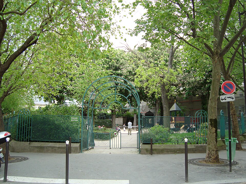 A photograph of square Théodore-Monod