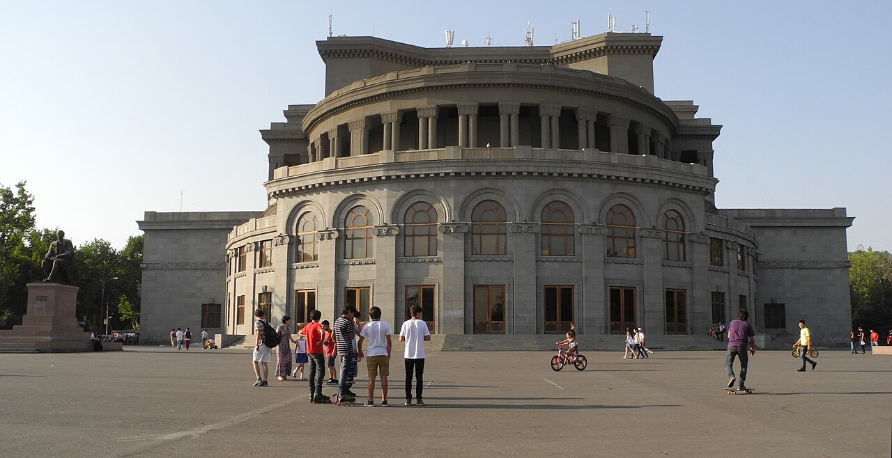 صورة Hovhannes Tumanyan monument