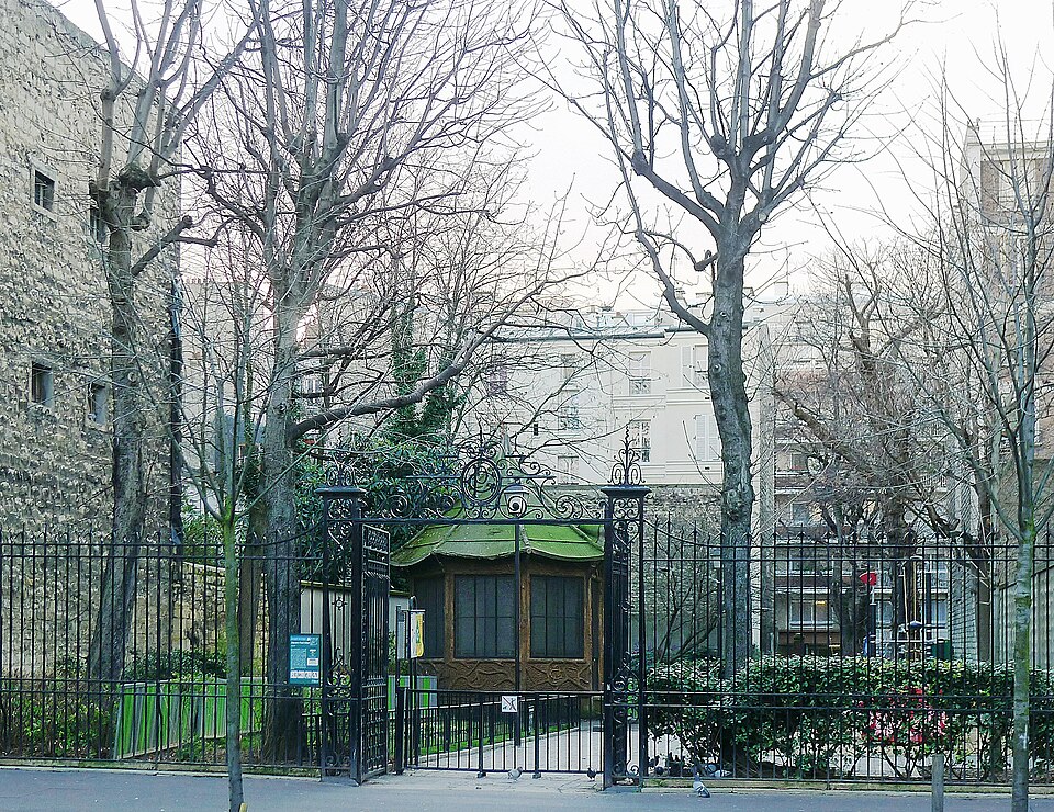 A photograph of square Paul-Gilot