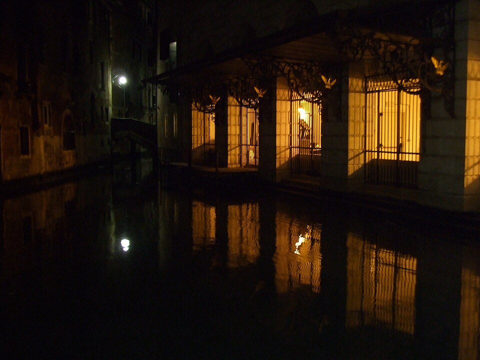 A photograph of Teatro La Fenice