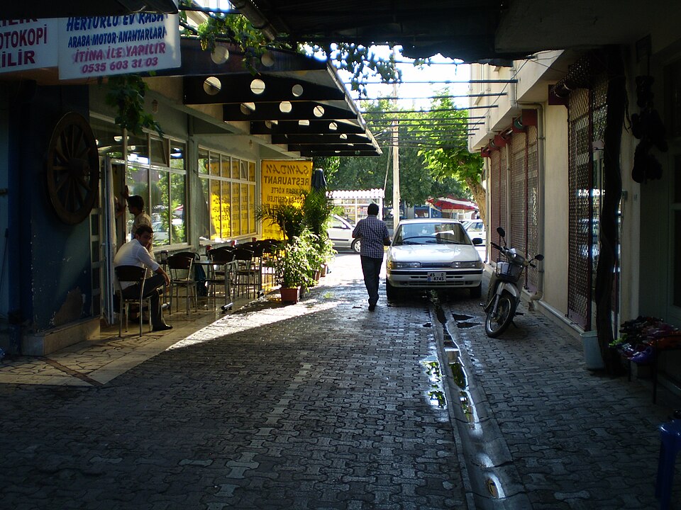 A photograph of Gördes Ulu Cami
