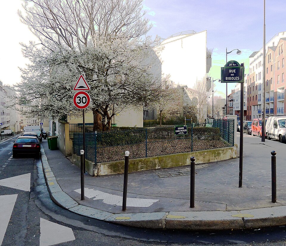 A photograph of Jardin Emmi-Pickler