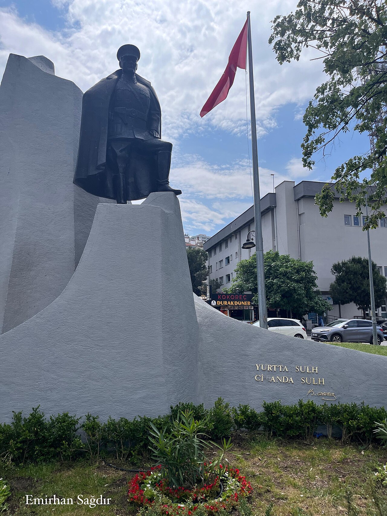 Atatürk Heykeli