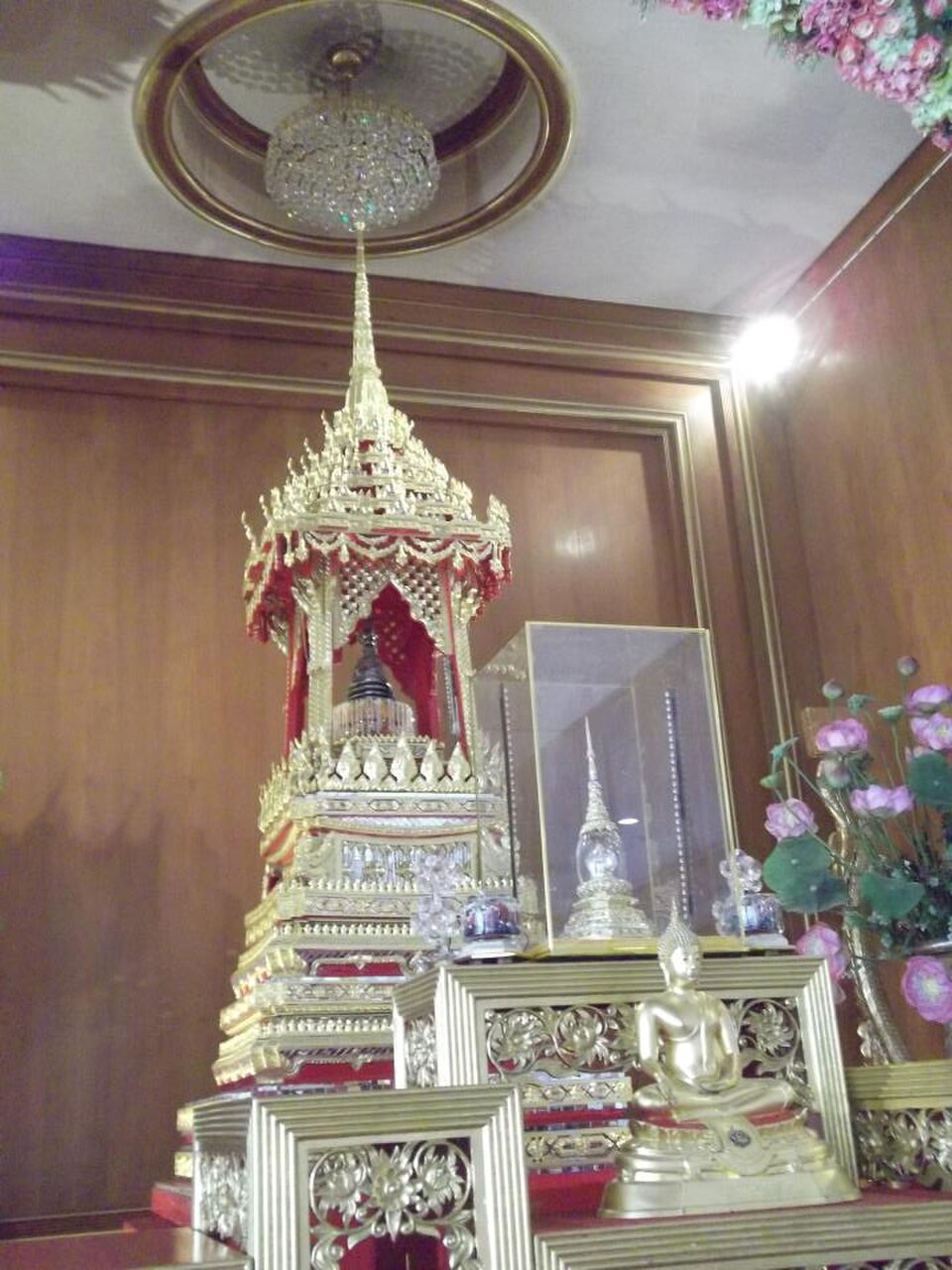 A photograph of Wat Yan Nawa