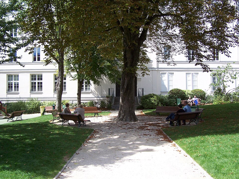 A photograph of jardin Carré-de-Baudouin