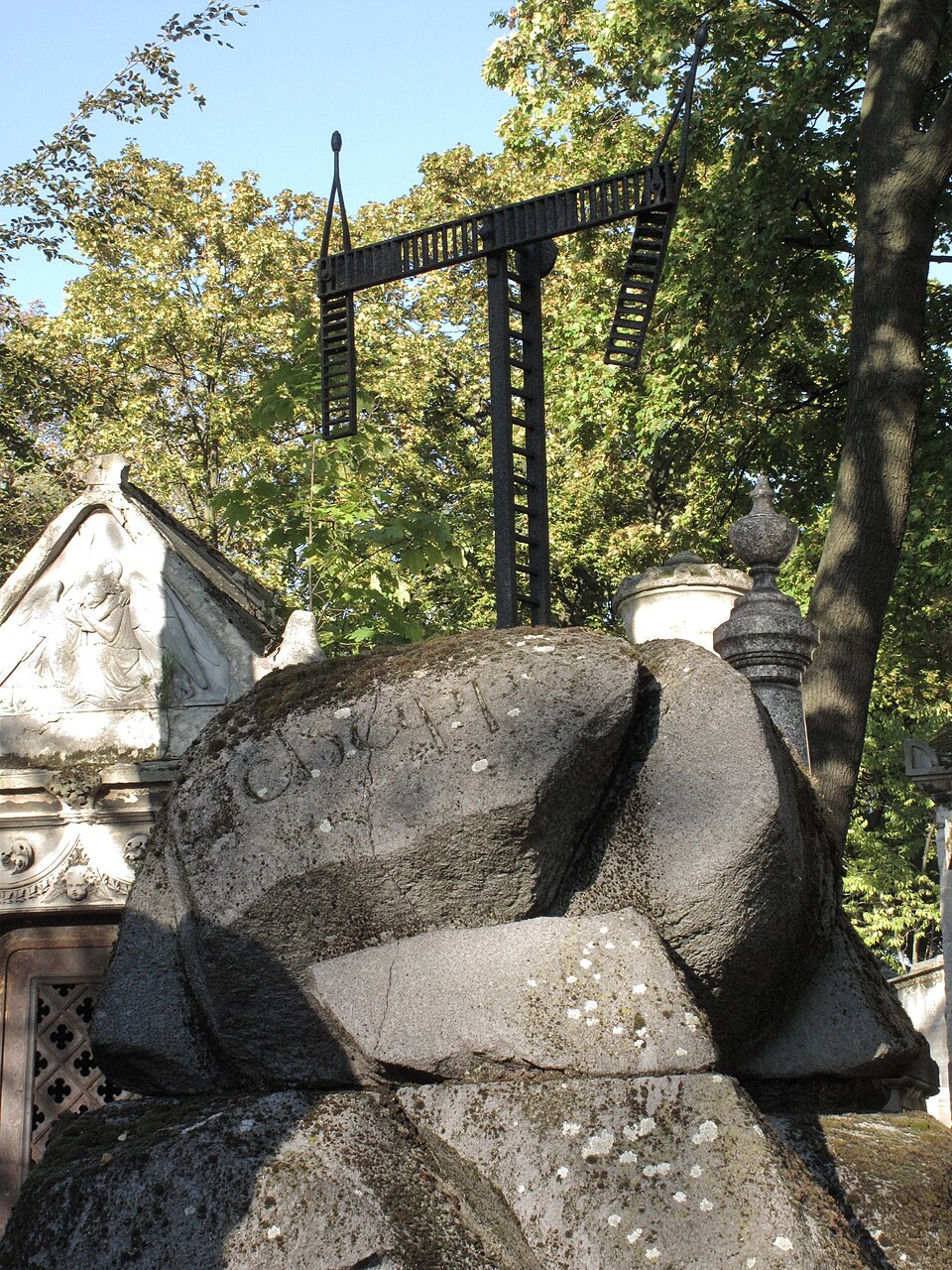 A photograph of Grave of Chappe