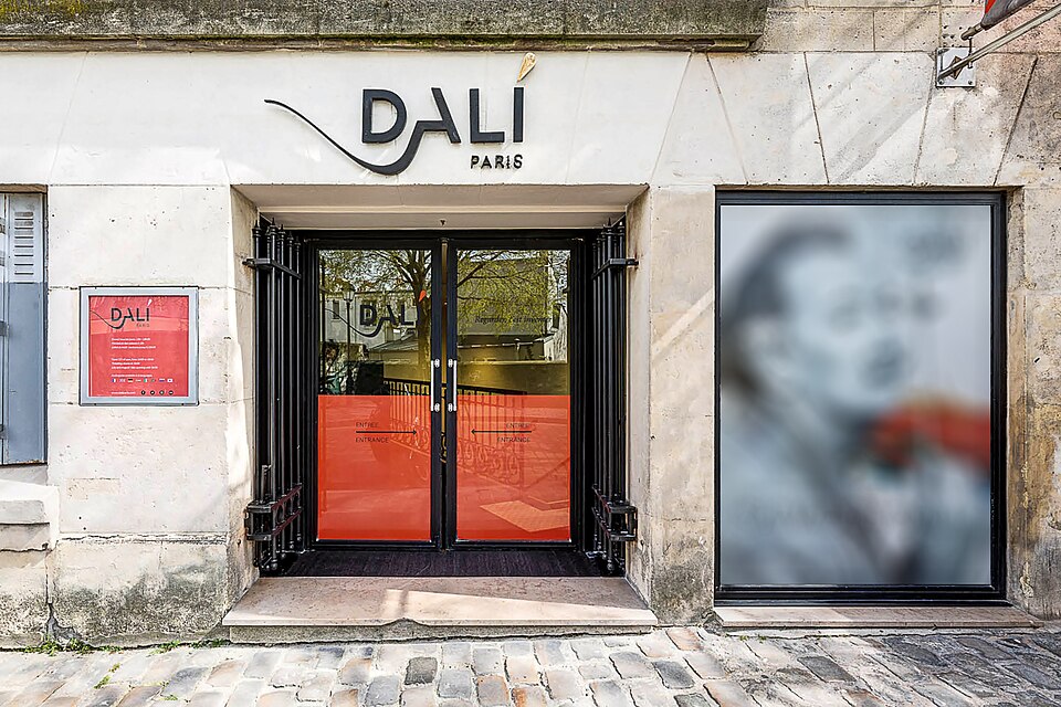 A photograph of Dalí Paris