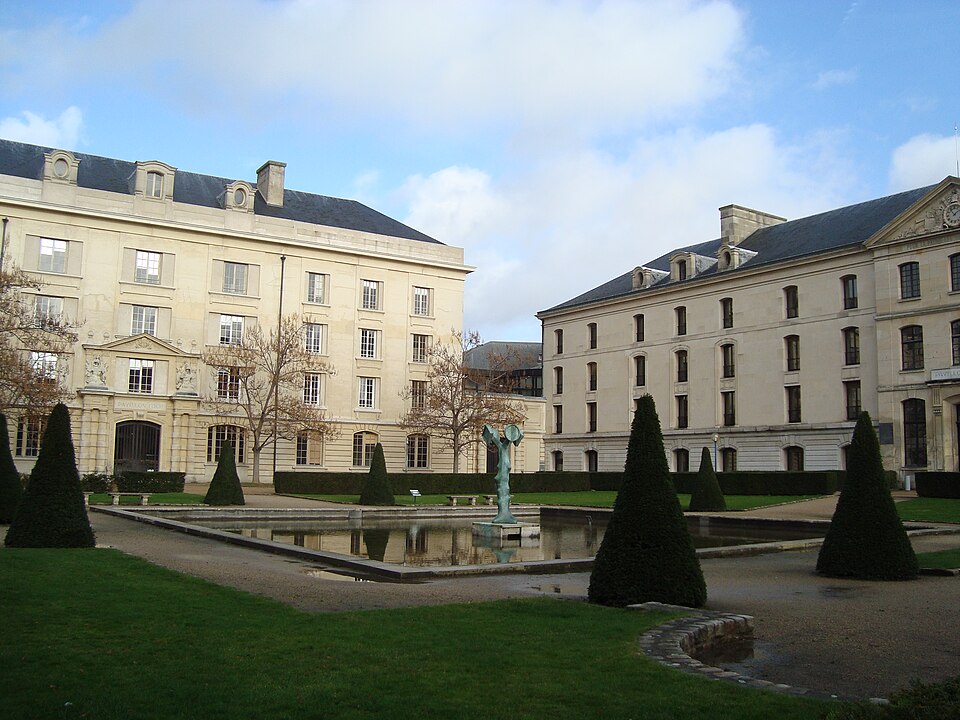 A photograph of jardin Carré