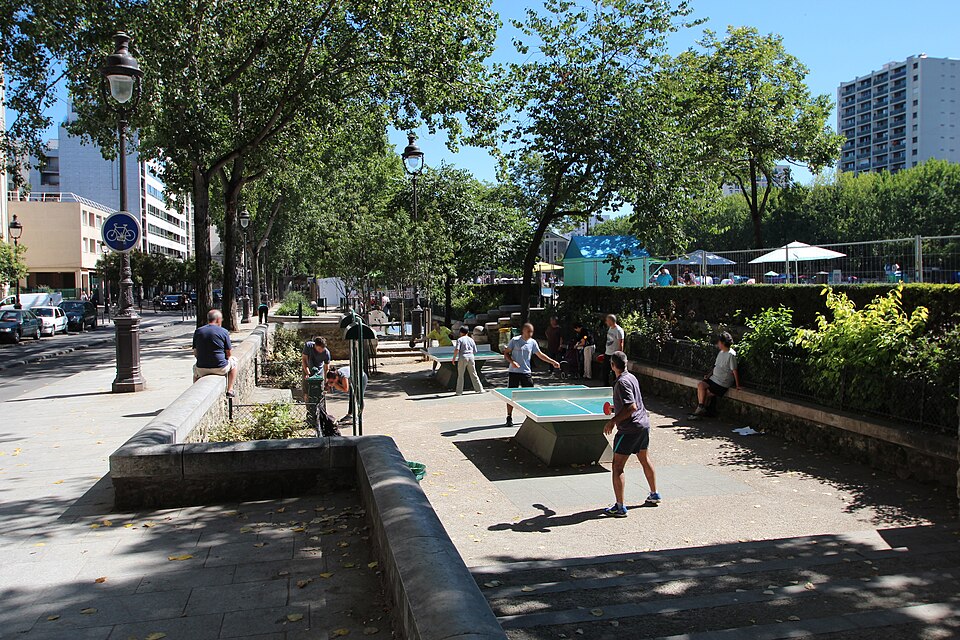 A photograph of square du quai de la Seine