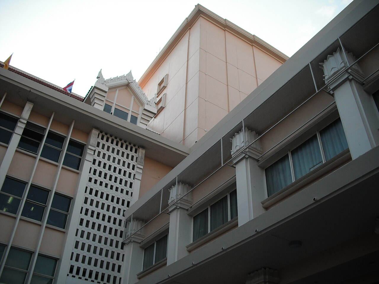 National Theatre fotoğrafı