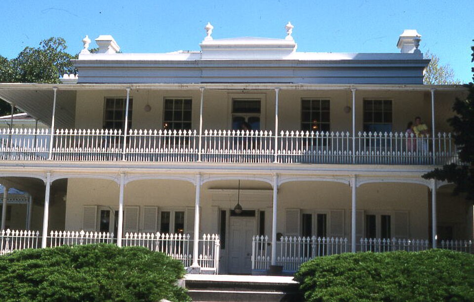 A photograph of Como House