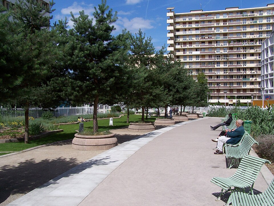 A photograph of jardin de la Raffinerie Say