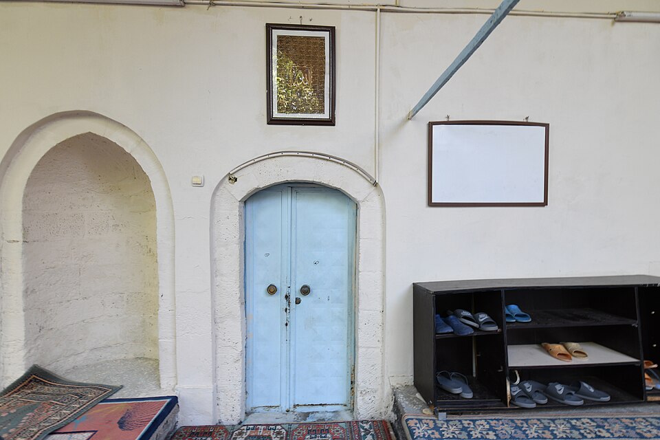 A photograph of Aynalı Camii