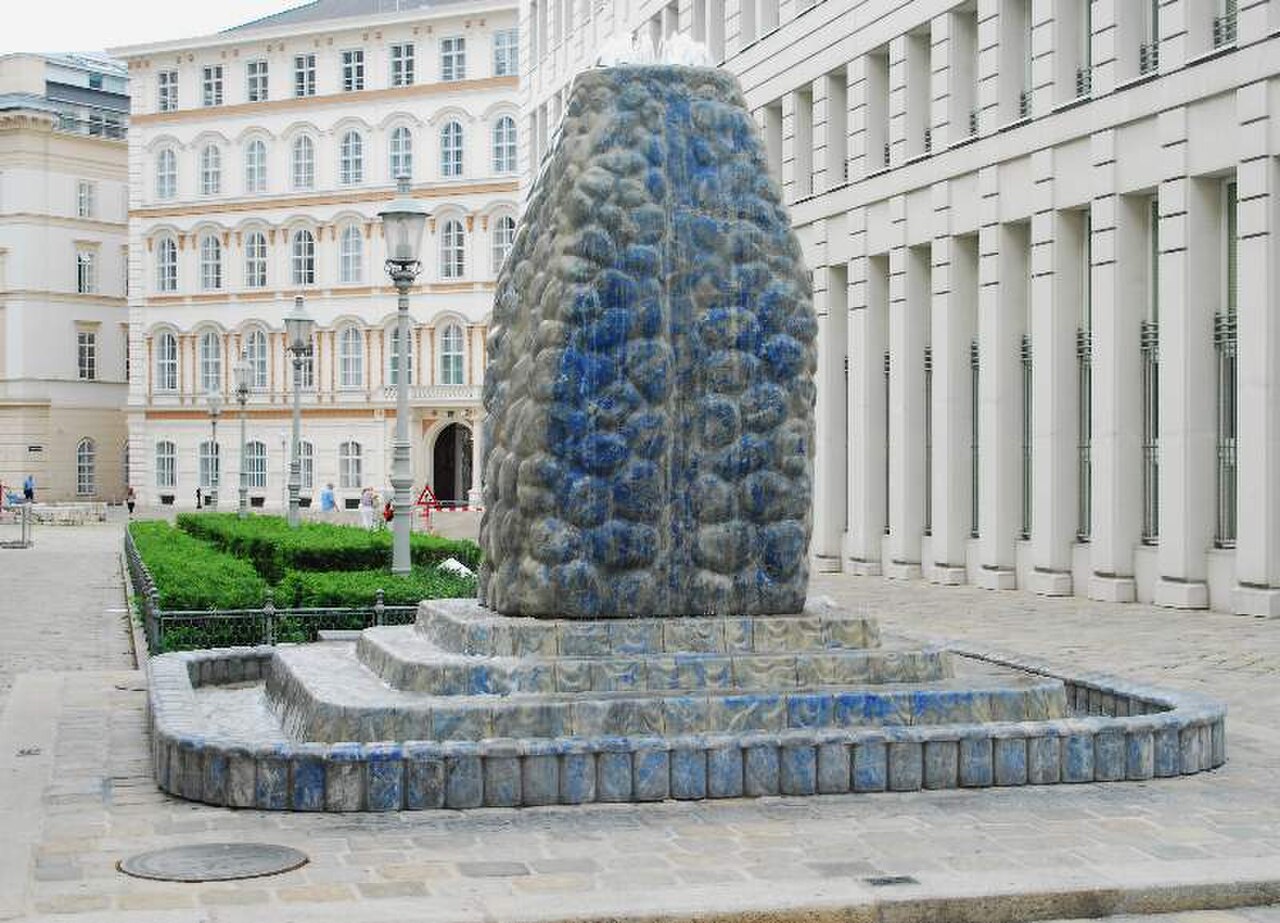 Wasserwellen-Lebens-Brunnen