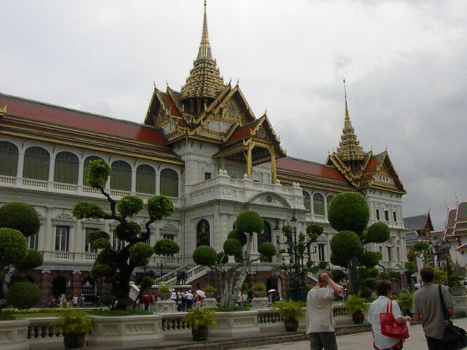 A photograph of Chakri Maha Prasat Throne Hall