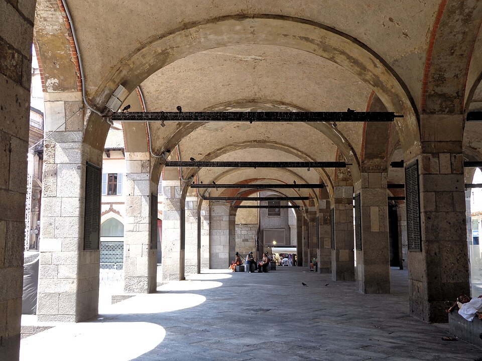 A photograph of Palazzo della Ragione