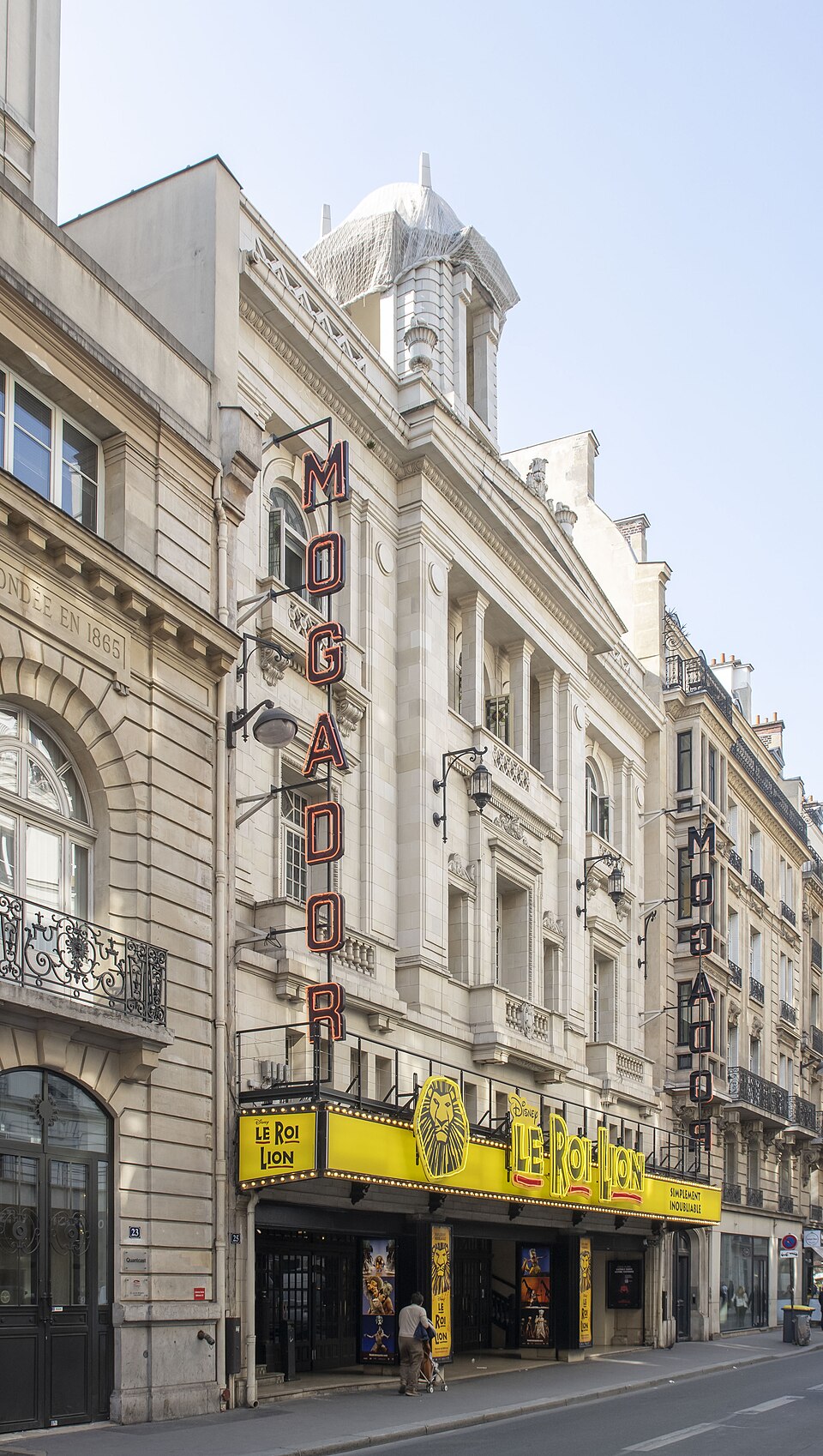 A photograph of Théâtre Mogador