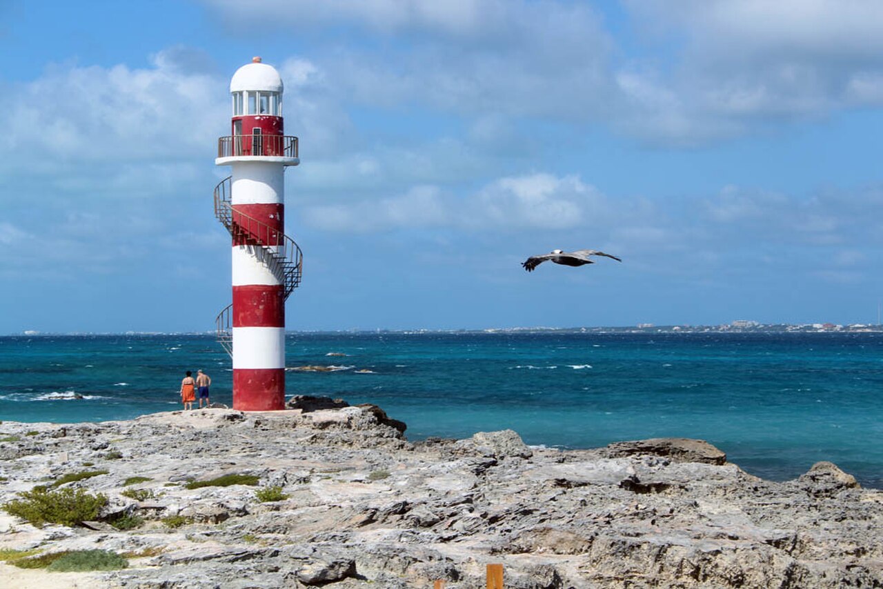 Punta Cancun lighthouse fotoğrafı