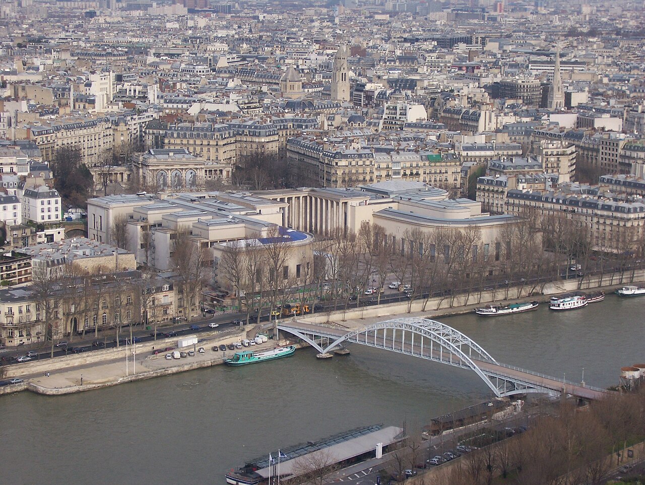 A photograph of Paris 16e Arrondissement