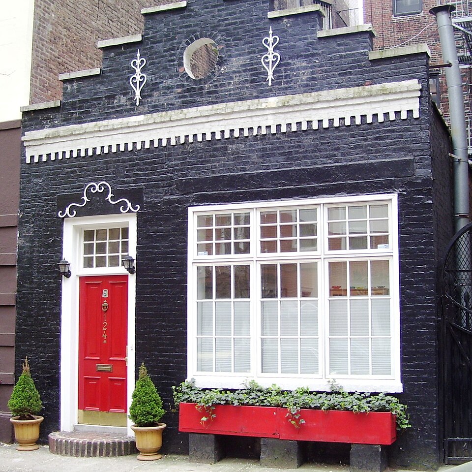 A photograph of Gramercy Park