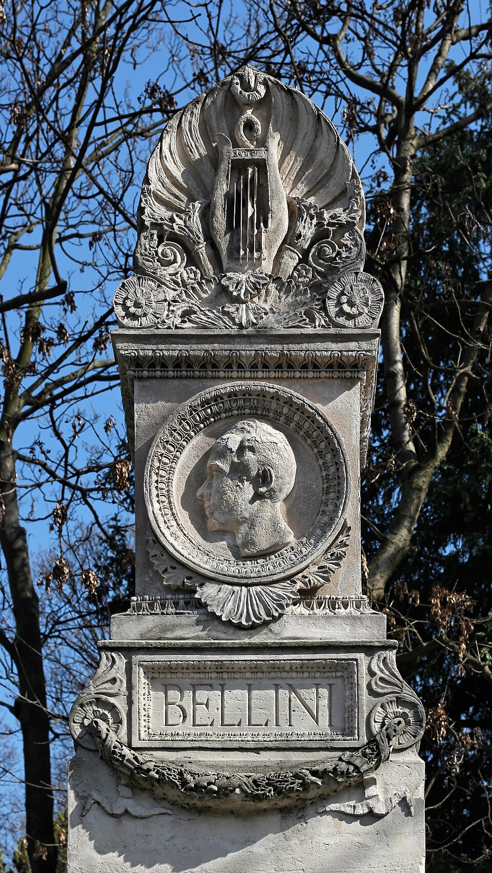 A photograph of Grave of Bellini