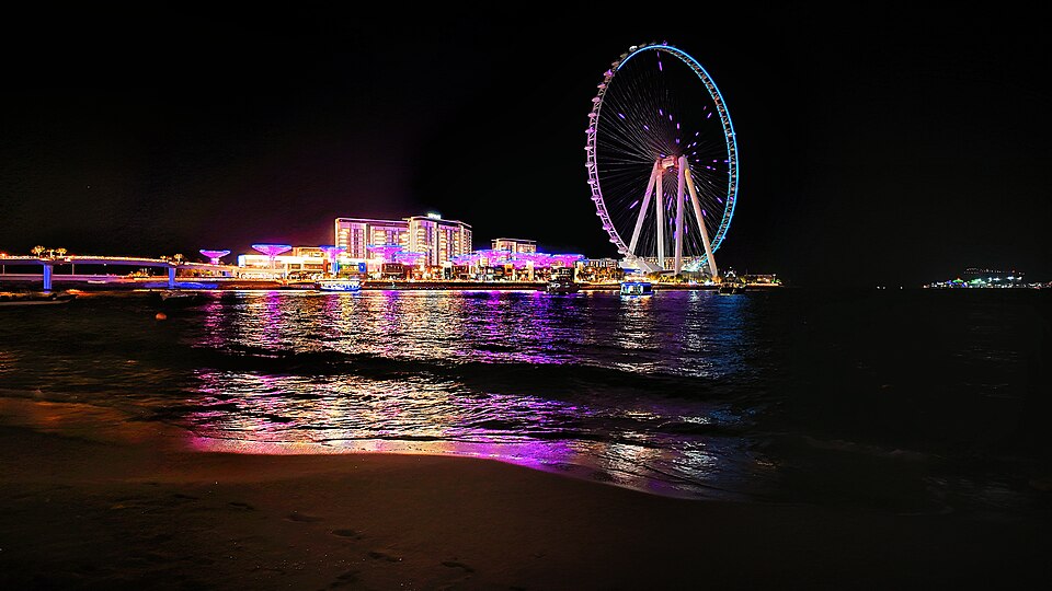 A photograph of Ain Dubai