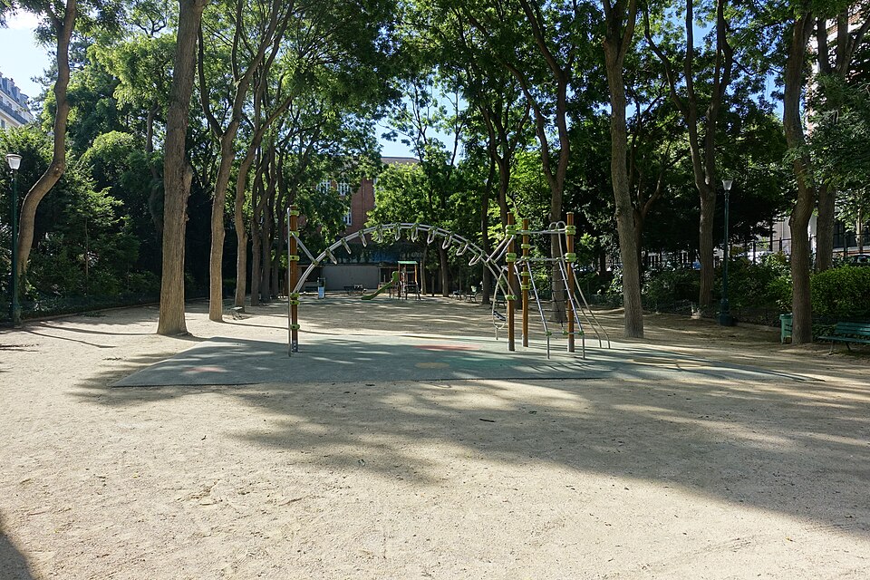 A photograph of square Sergent Aurélie Salel