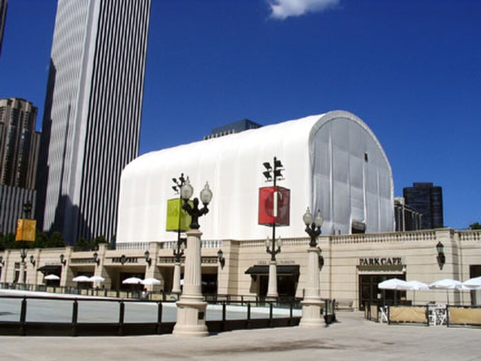 A photograph of Cloud Gate