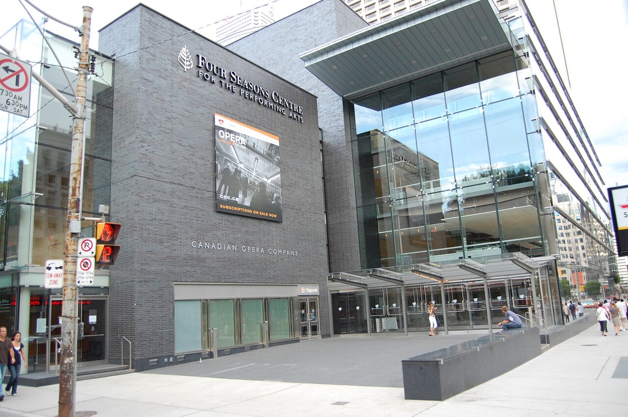Una fotografia di Four Seasons Centre for the Performing Arts