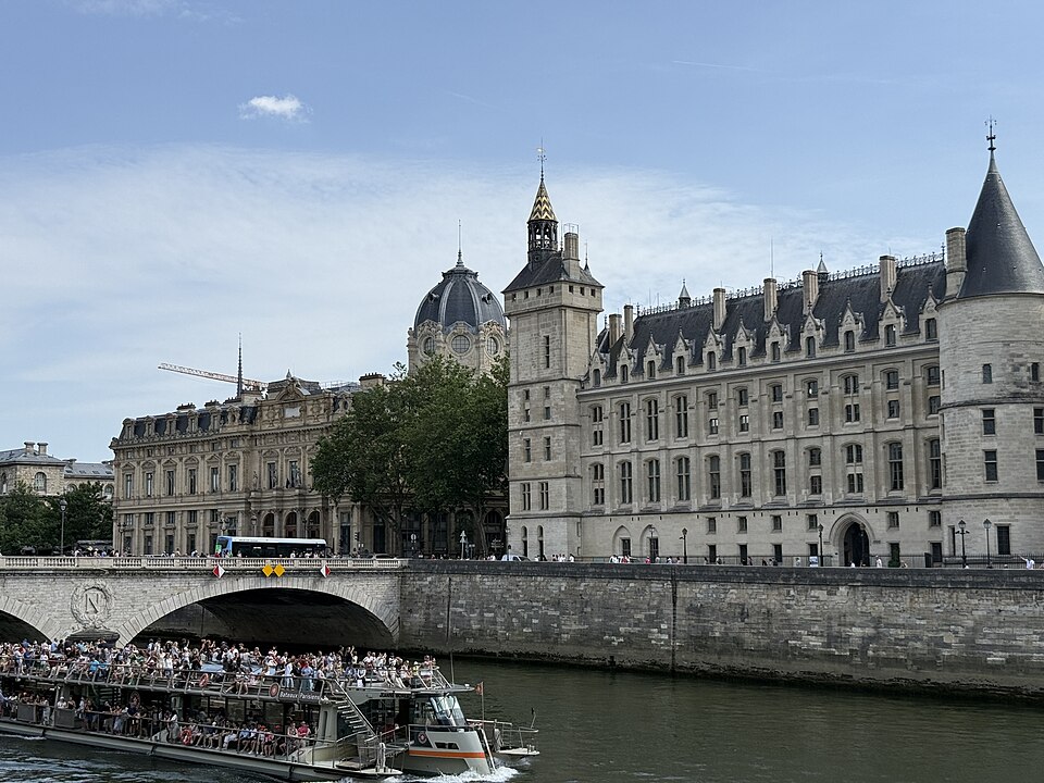 A photograph of Conciergerie