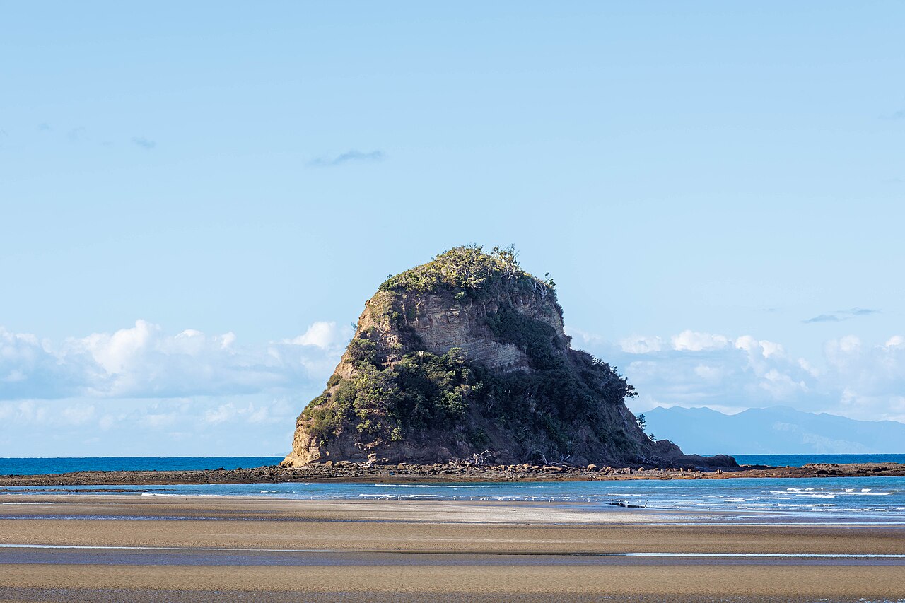 Waiwera Beach