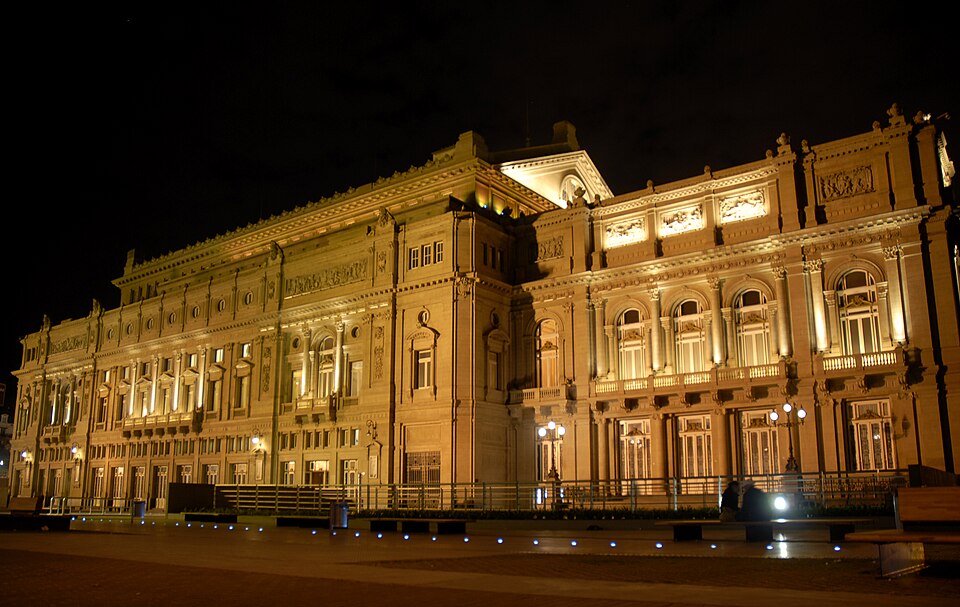 A photograph of Teatro Colon
