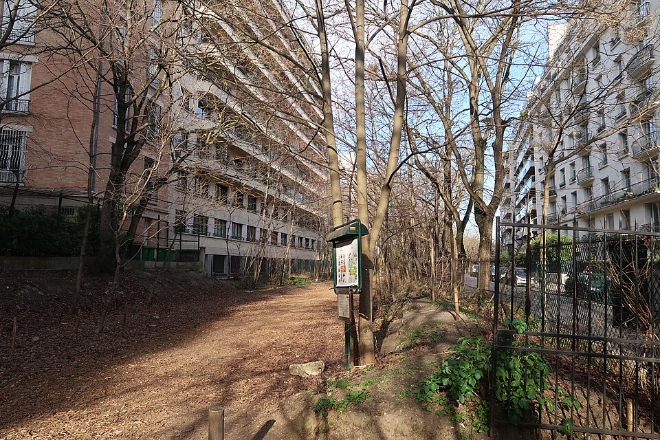 A photograph of Petite Ceinture du 16e