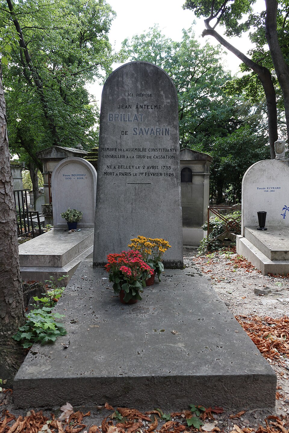A photograph of Anthelme Brillat-Savarin's tomb