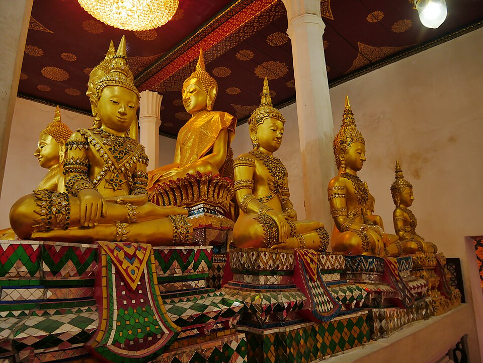 A photograph of Wat Moli Lokkayaram