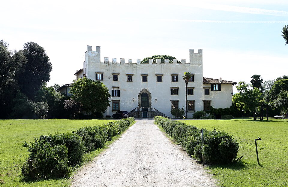 A photograph of Bisarno Castle