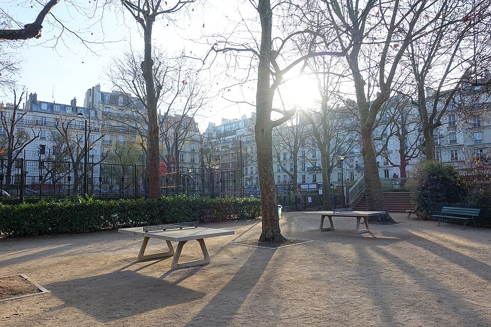 A photograph of square de l'Aspirant-Dunand