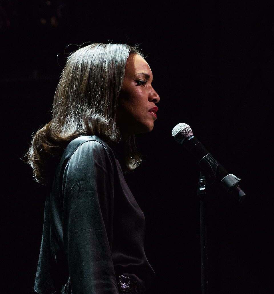 A photograph of Apollo Theater