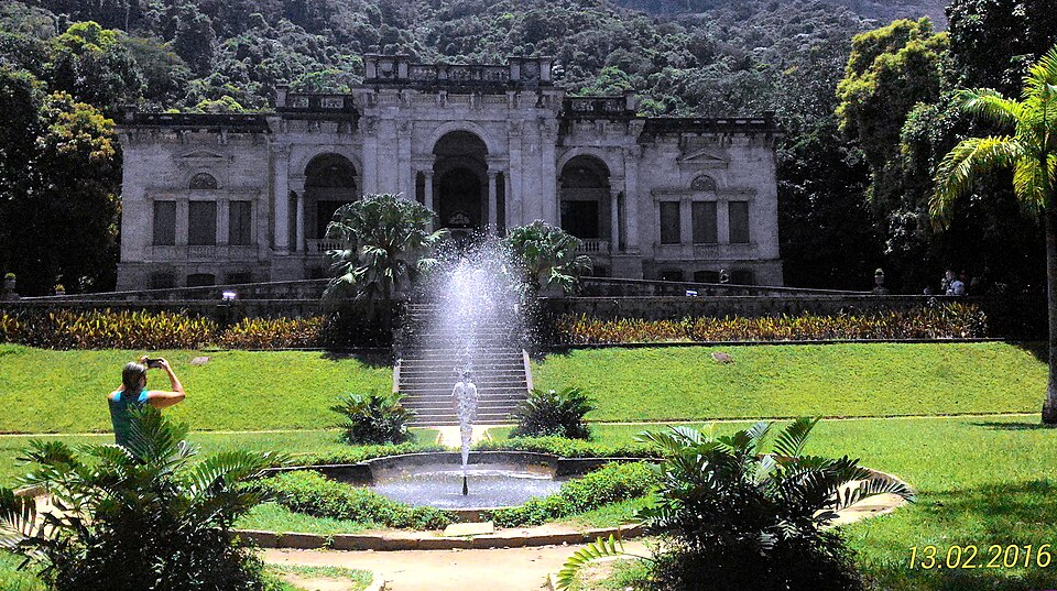 A photograph of Parque Lage