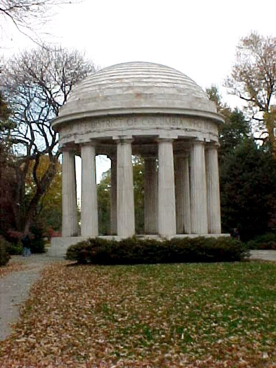 A photograph of District of Columbia War Memorial